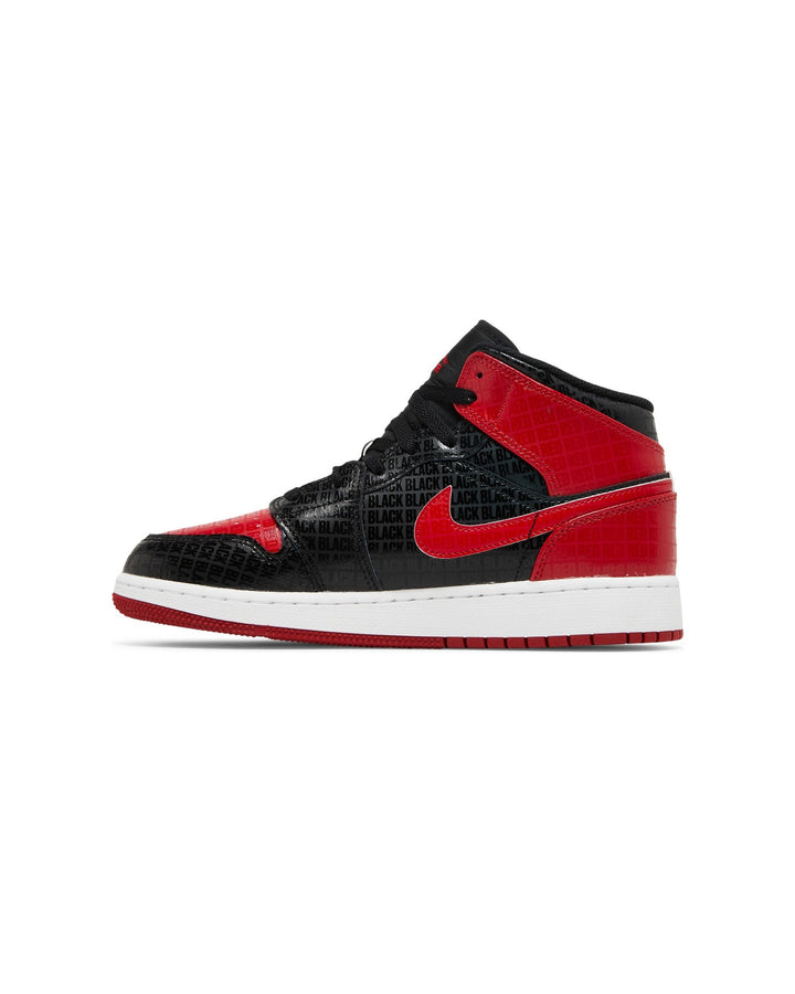 NIKE KIDS' AIR JORDAN 1 MID SS GS SNEAKER SCHOOL BLACK GYM RED סניקרס נוער נייקי אייר ג׳ורדן 1 מיד סניקר סקול שחור אדום ולבן - מידות נוער 35.5-40