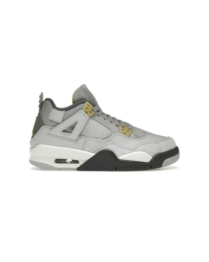 NIKE KIDS' AIR JORDAN 4 RETRO SE GS CRAFT PHOTON DUST - סניקרס נוער נייקי אייר ג׳ורדן 4 רטרו קראפט אפור בהיר ושמנת - מידות נוער 35.5-40 - תמונה 1