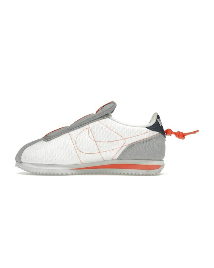 NIKE MEN'S CORTEZ KENNY IV X KENDRICK LAMAR WHITE - סניקרס נייקי קורטז קני 4 קנדריק לאמאר לבן לגברים - תמונה 2