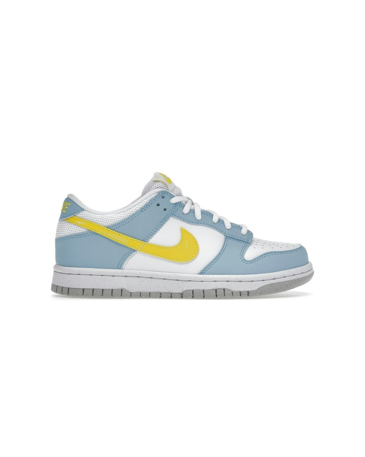 NIKE KIDS' DUNK LOW NEXT NATURE GS HOMER SIMPSON - סניקרס נוער נייקי דאנק לואו תכלת וצהוב - מידות נוער 35.5-40 - תמונה 1