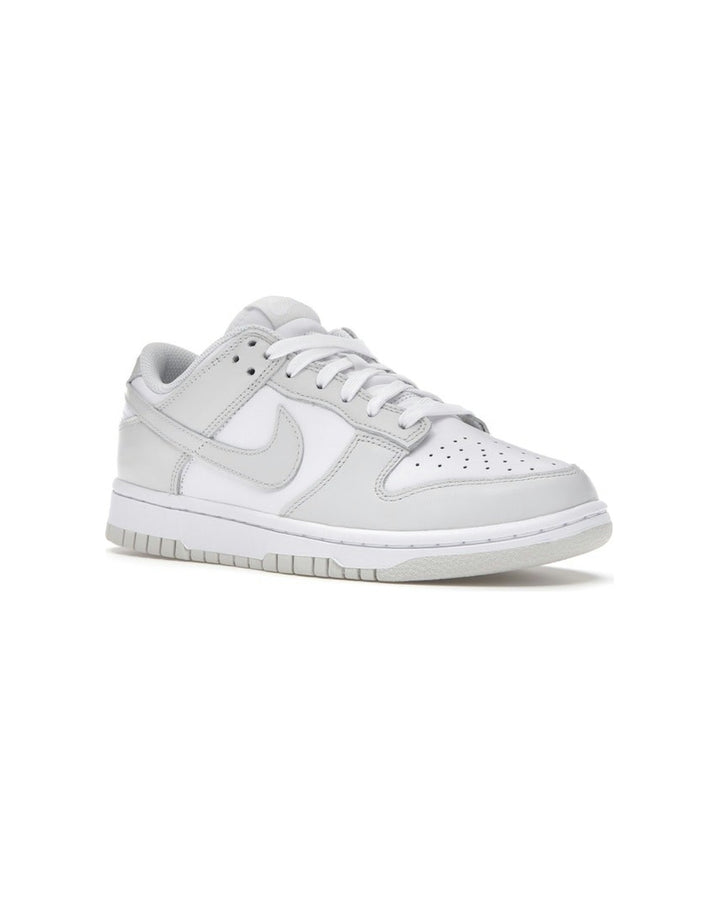 NIKE WOMEN'S DUNK LOW PHOTON DUST סניקרס נייקי דאנק לואו לבן ואפור בהיר לנשים
