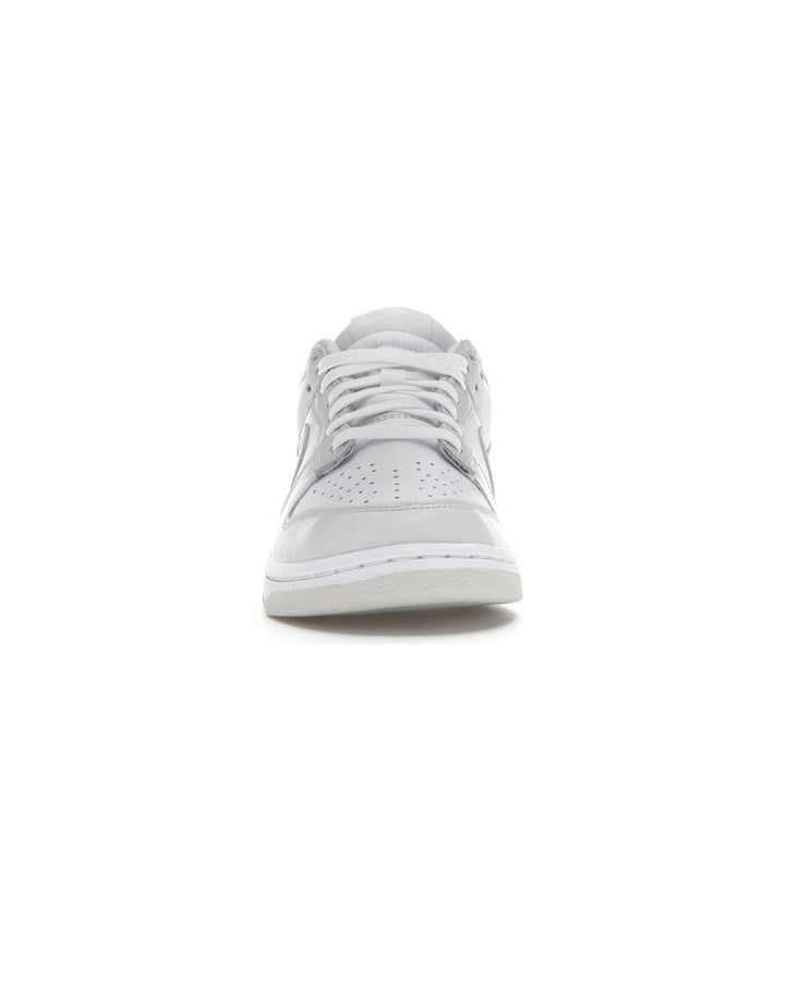 NIKE WOMEN'S DUNK LOW PHOTON DUST סניקרס נייקי דאנק לואו לבן ואפור בהיר לנשים