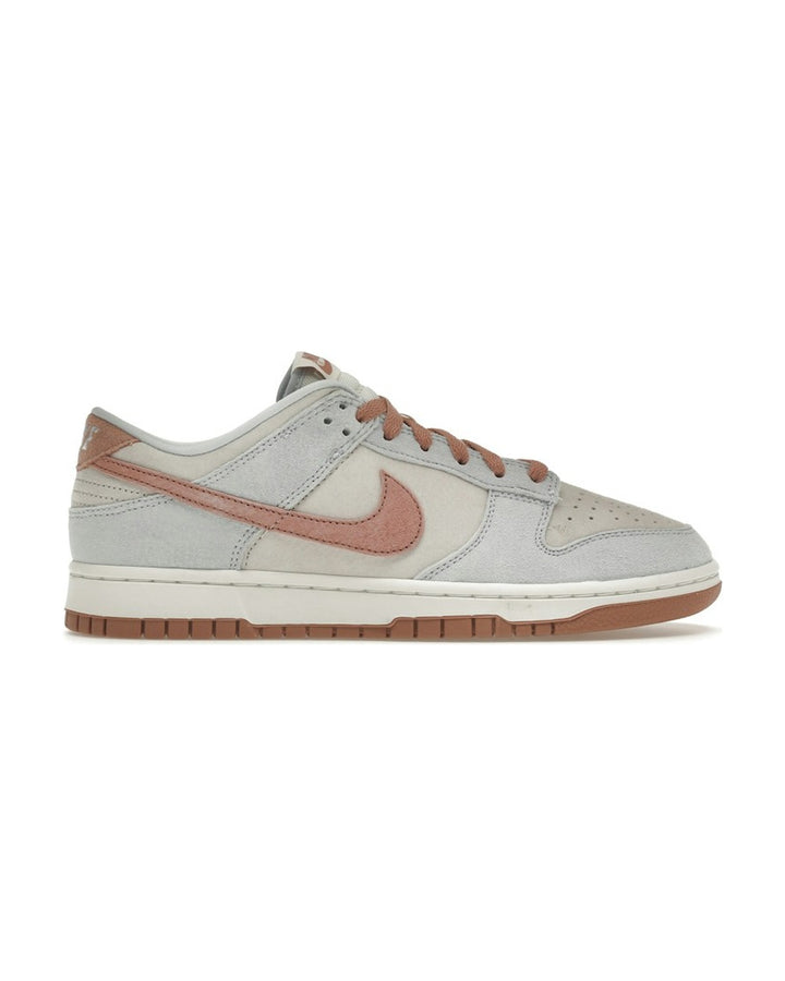 NIKE MEN'S DUNK LOW RETRO PREMIUM FOSSIL ROSE - סניקרס נייקי דאנק לואו פרימיום ורוד בהיר ושמנת לגברים - תמונה 1