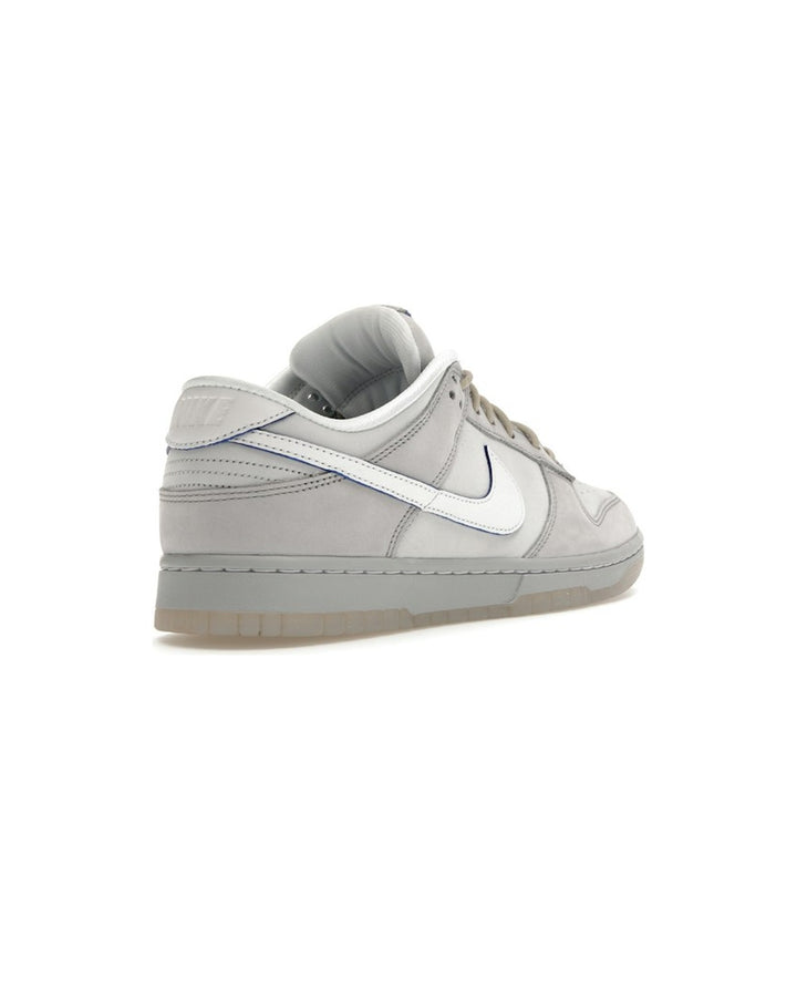 NIKE MEN'S DUNK LOW RETRO WOLF GREY סניקרס נייקי דאנק לואו אפור בהיר ולבן לגברים