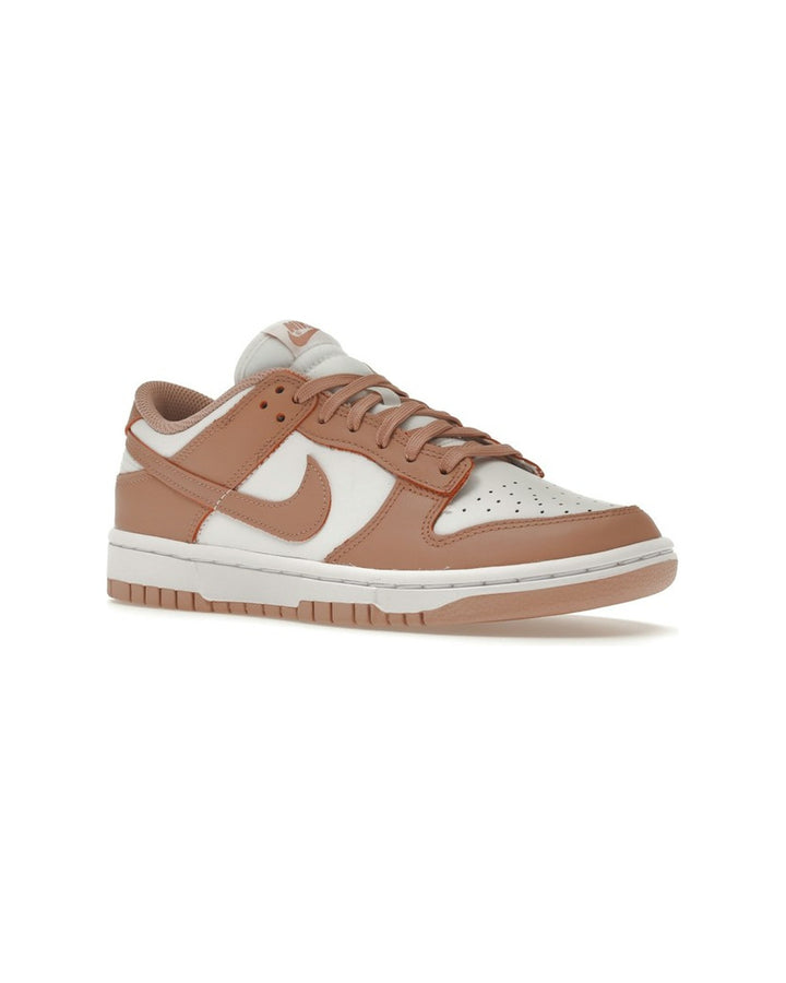 NIKE WOMEN'S DUNK LOW ROSE WHISPER - סניקרס נייקי דאנק לואו לבן וחום-ורוד לנשים - תמונה 3