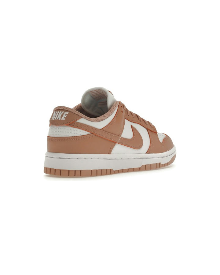 NIKE WOMEN'S DUNK LOW ROSE WHISPER - סניקרס נייקי דאנק לואו לבן וחום-ורוד לנשים - תמונה 4