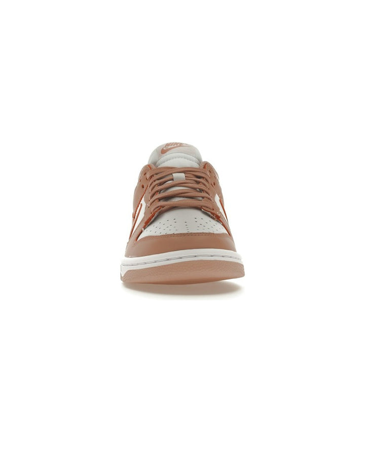 NIKE WOMEN'S DUNK LOW ROSE WHISPER - סניקרס נייקי דאנק לואו לבן וחום-ורוד לנשים - תמונה 5