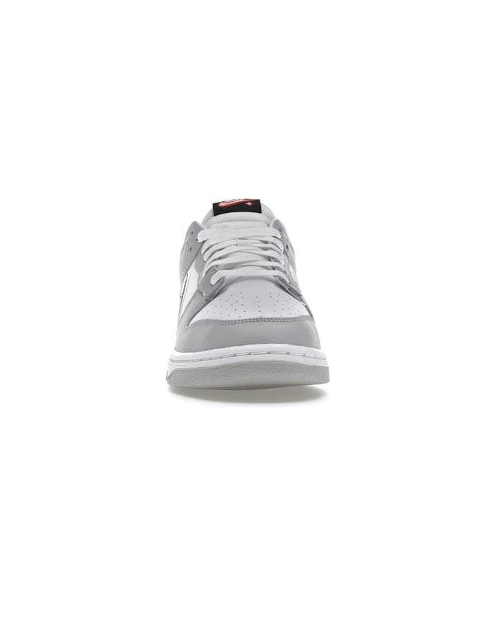 NIKE MEN'S DUNK LOW SE LOTTERY PACK GREY FOG סניקרס נייקי דאנק לואו לוטרי פאק אפור שחור ותכלת לגברים