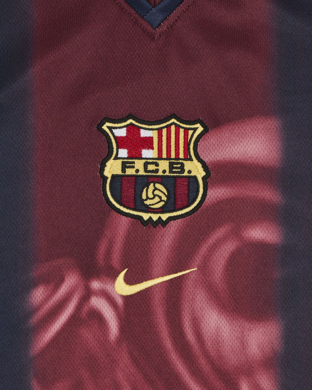 NIKE FC BARCELONA RETRO 2000/01 HOME SKELETON JERSEY X TRAVIS SCOTT - סמל