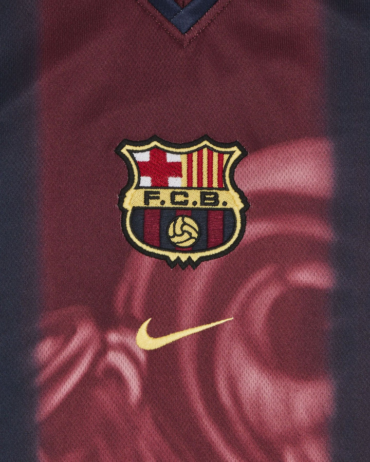 NIKE FC BARCELONA RETRO 2000/01 HOME SKELETON JERSEY X TRAVIS SCOTT - סמל