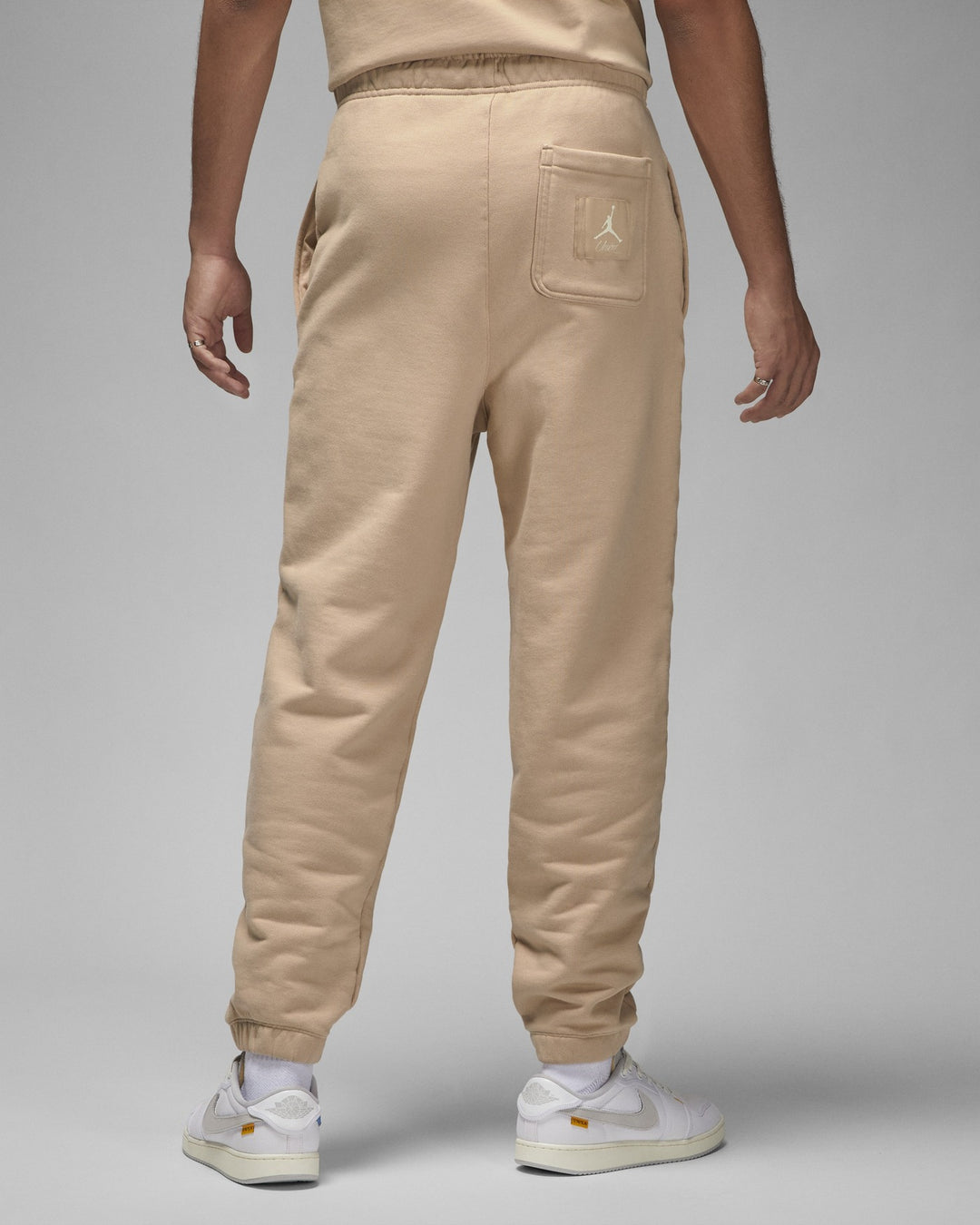 NIKE MEN'S JORDAN FLEECE PANT X UNION BIO BEIGE - מכנס טרנינג נייקי ג׳ורדן יוניון בז׳ לגברים - תמונה 6