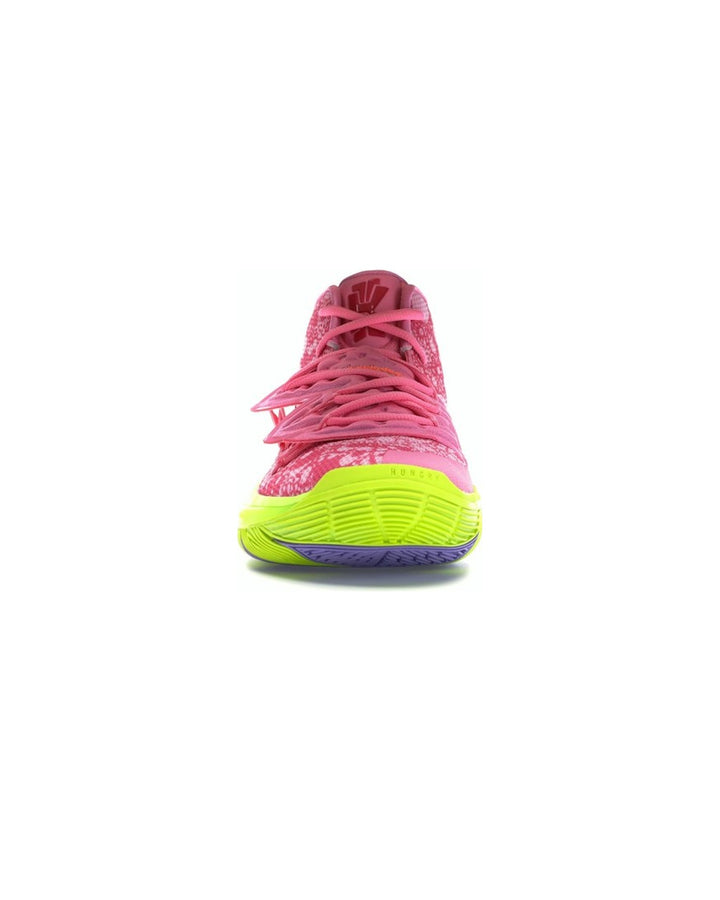 NIKE MEN'S KYRIE 5 X SPONGEBOB PATRICK STAR נעלי כדורסל נייקי קיירי 5 בוב ספוג פטריק ורוד לגברים