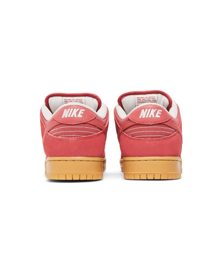 NIKE UNISEX SB DUNK LOW PRO PRM ADOBE סניקרס נייקי SB דאנק לואו אדום לבנים יוניסקס