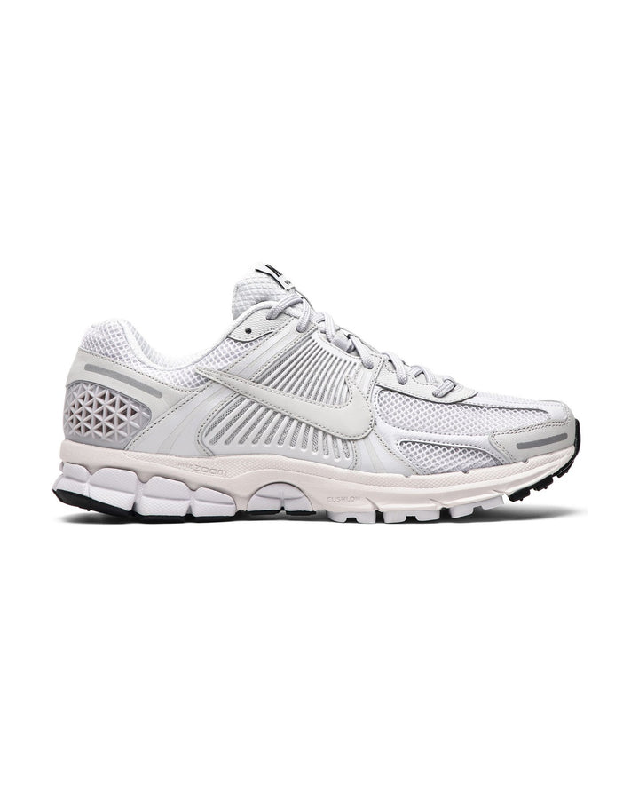 NIKE MEN'S ZOOM VOMERO 5 VAST GREY סניקרס נייקי זום וומרו 5 אפור לגברים