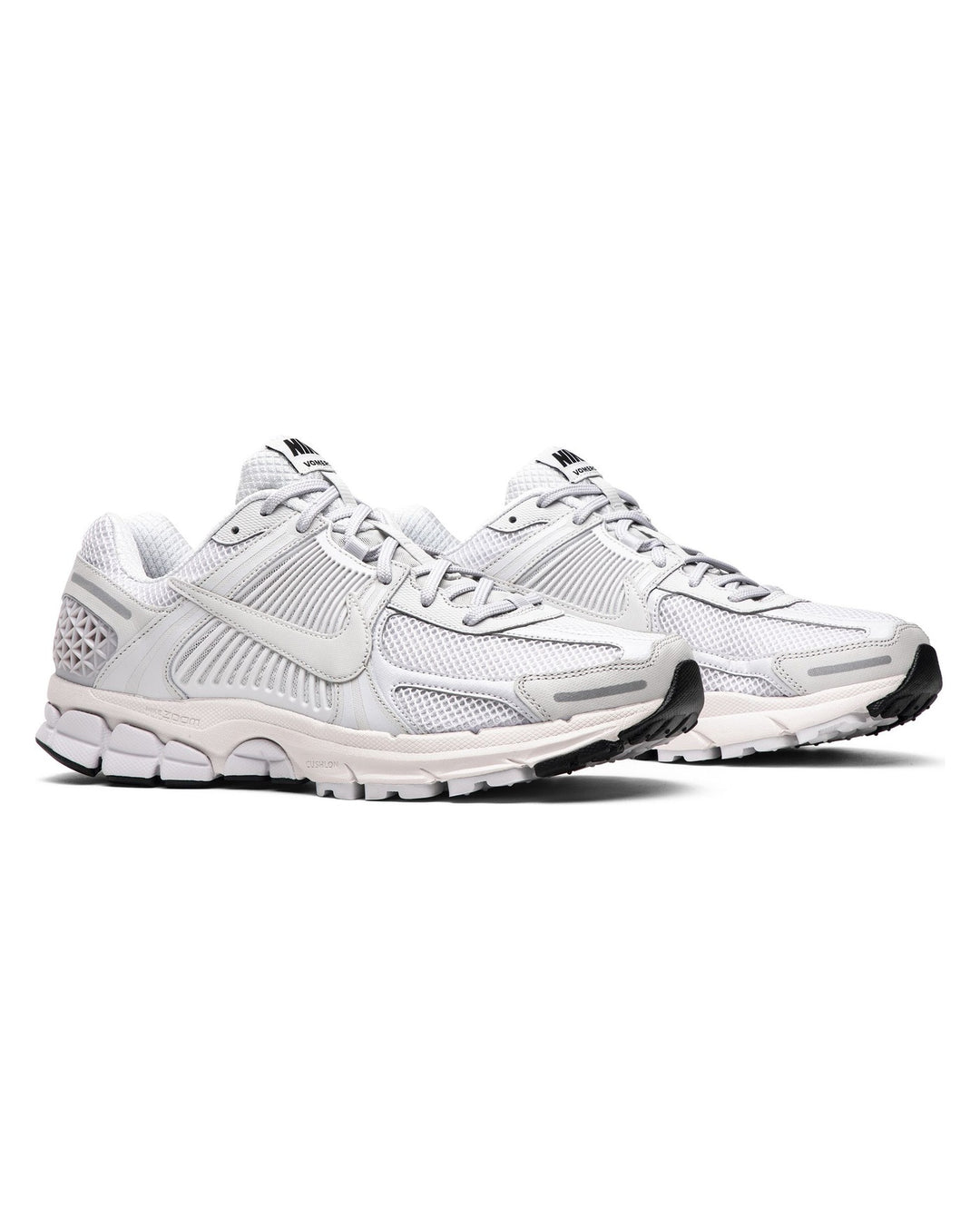 NIKE MEN'S ZOOM VOMERO 5 VAST GREY סניקרס נייקי זום וומרו 5 אפור לגברים