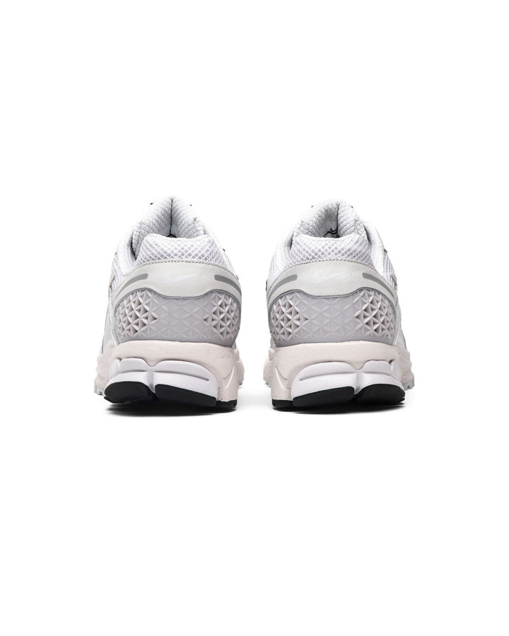 NIKE MEN'S ZOOM VOMERO 5 VAST GREY סניקרס נייקי זום וומרו 5 אפור לגברים