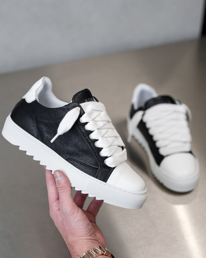 NUMERIS MEN'S ATELIER ACRYLIC BLACK LEATHER סניקרס נומריס אטלייה עור שחור לגברים
