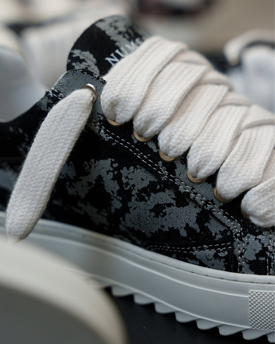 NUMERIS MEN'S ATELIER LUNAR סניקרס נומריס אטלייה שחור אפור לגברים