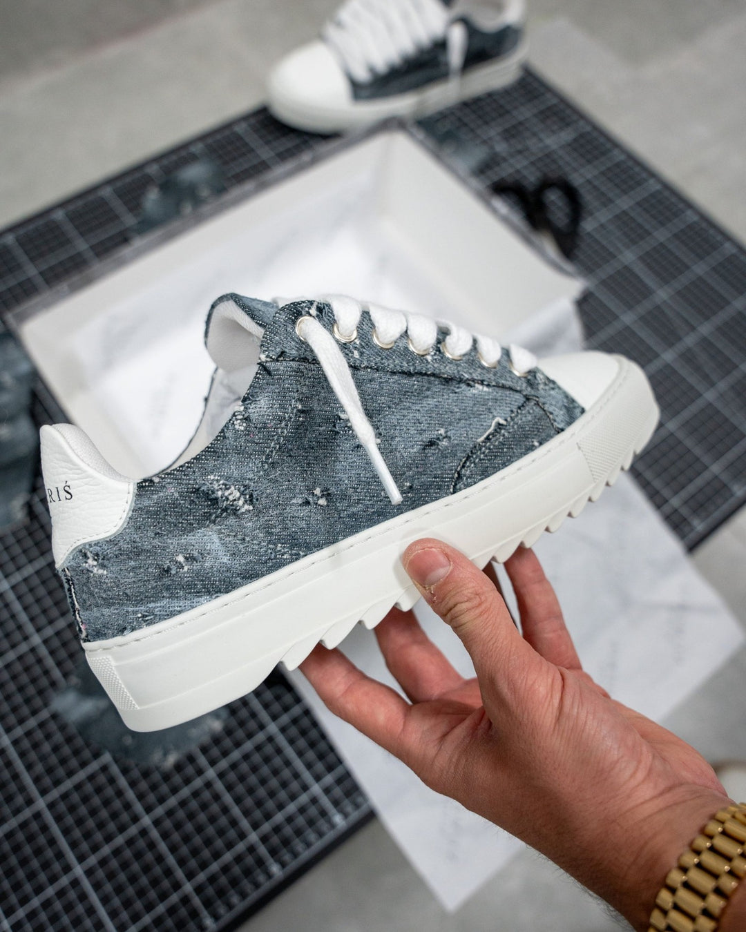 NUMERIŚ ATELIER - THRASHED DENIM נעלי סניקרס נומריס טראש דנים