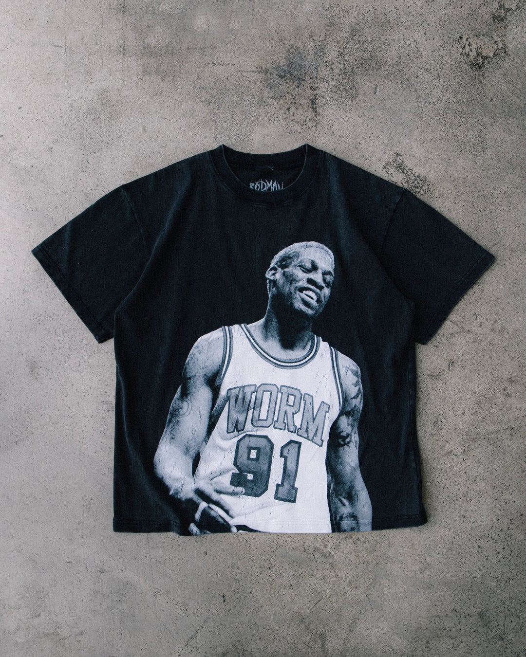 RODMAN OFFICIAL COLLECTION "WORM 91" TEE WASHED BLACK חולצת דניס רודמן - תמונה 4