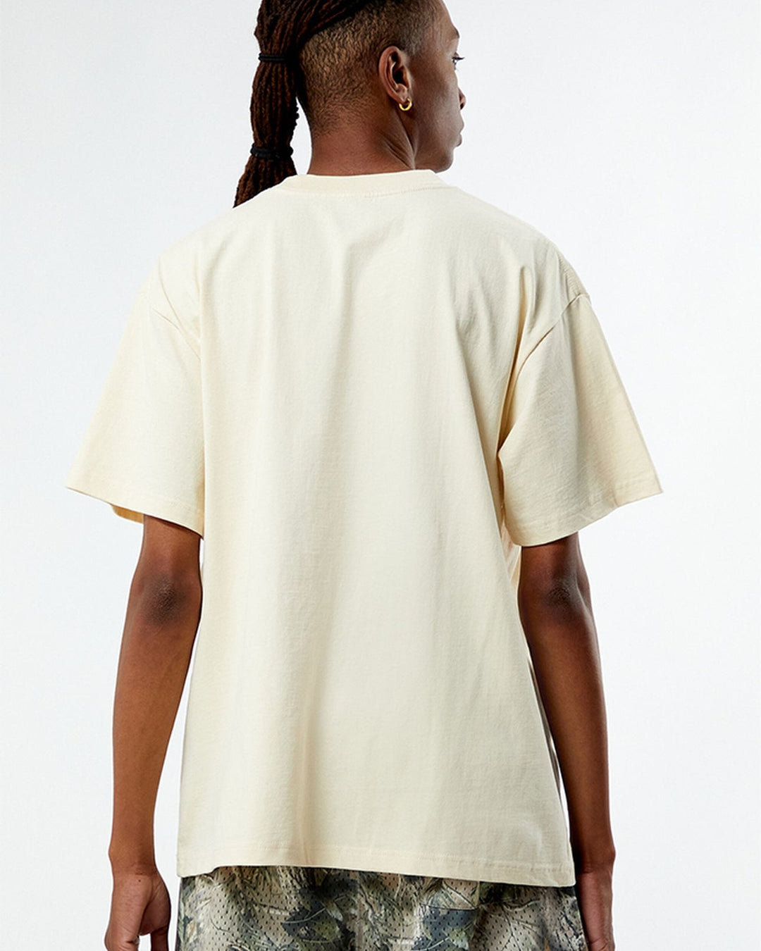 UFC OFFICIAL COLLECTION "NOTORIOUS FRAME" OVERSIZED TEE CREAM חולצת קונור מקגרגור - תמונה 3