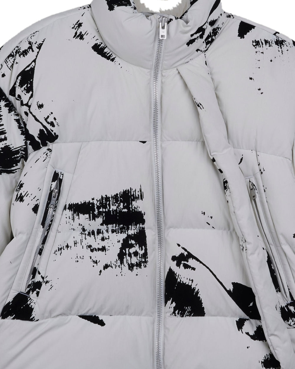 Y-3 WOMEN'S GRAPHIC FLOCK PUFFER JACKET ORBIT GREY BLACK - מעיל פוך Y-3 לבן-אפרפר עם הדפס שחור לנשים - תמונה 2