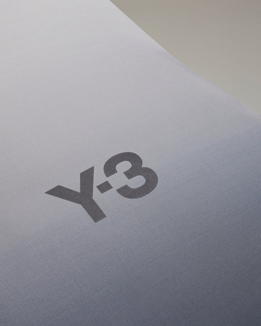 Y-3 UNISEX OMBRE BACKPACK MULTICOLOR - תיק גב Y-3 אומברה לבן ואפור כהה יוניסקס - תמונה 4