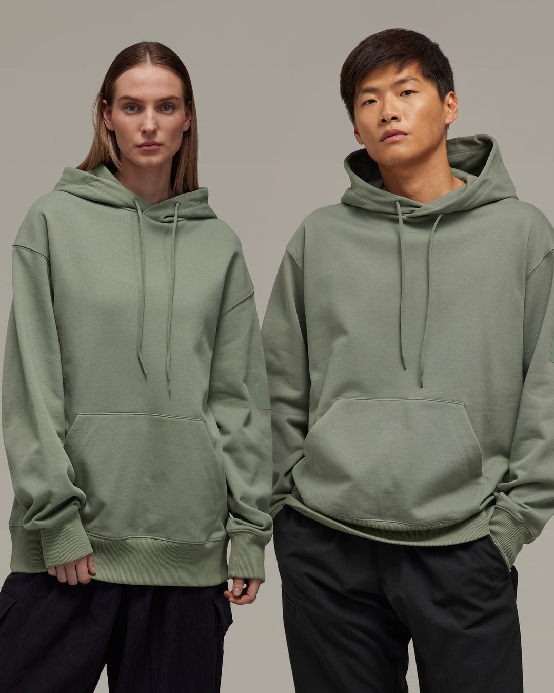 Y-3 UNISEX ORGANIC COTTON TERRY HOODIE STONE GREEN - קפוצ׳ון Y-3 ירוק אבן יוניסקס - תמונה 3