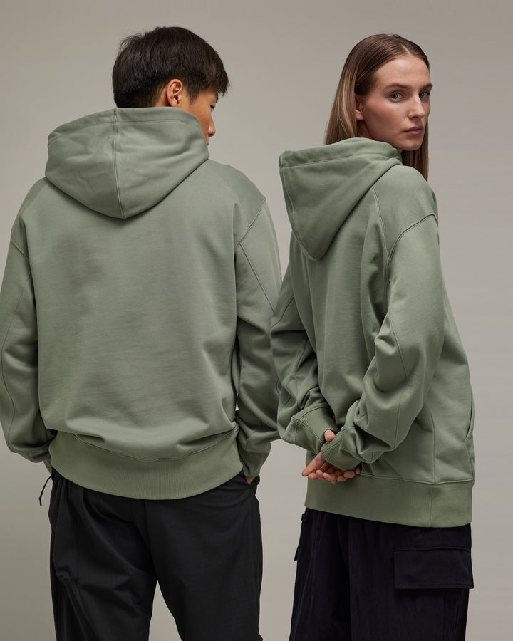 Y-3 UNISEX ORGANIC COTTON TERRY HOODIE STONE GREEN - קפוצ׳ון Y-3 ירוק אבן יוניסקס - תמונה 4