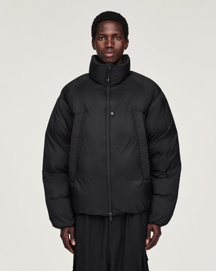 Y-3 MEN'S PUFFER JACKET BLACK - מעיל פוך Y-3 צווארון גבוה שחור לגברים - תמונה 5