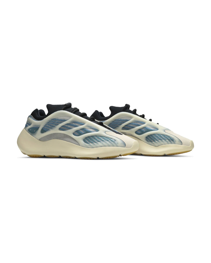 ADIDAS YEEZY UNISEX 700 V3 KYANITE סניקרס אדידס ייזי 700 V3 שמנת ותכלת יוניסקס