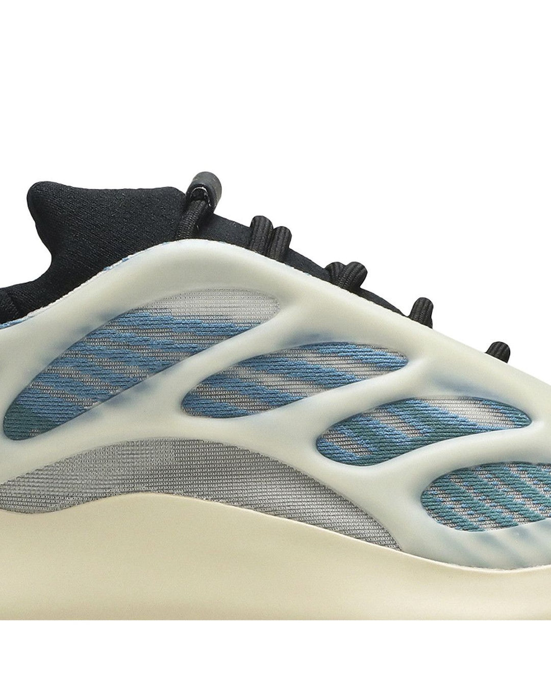 ADIDAS YEEZY UNISEX 700 V3 KYANITE סניקרס אדידס ייזי 700 V3 שמנת ותכלת יוניסקס