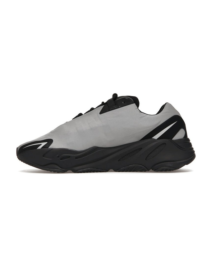 ADIDAS YEEZY UNISEX BOOST 700 MNVN METALLIC סניקרס אדידס ייזי בוסט 700 כסוף מטאלי יוניסקס