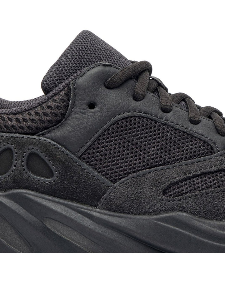 ADIDAS YEEZY BOOST 700 UTILITY BLACK