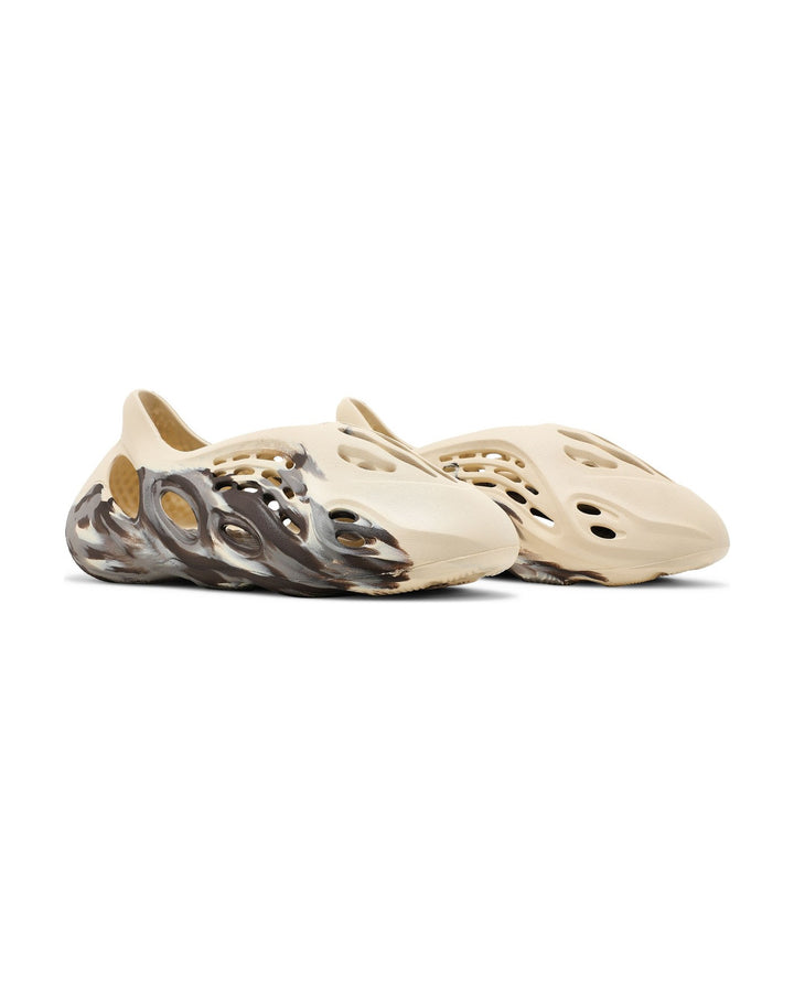 ADIDAS YEEZY UNISEX FOAM RUNNER MX CREAM CLAY נעלי אדידס ייזי פום ראנר שמנת וחום יוניסקס