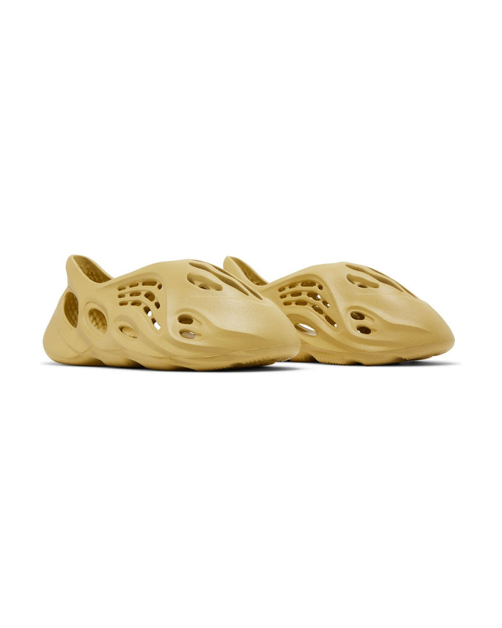 ADIDAS YEEZY UNISEX FOAM RUNNER SULFUR נעלי אדידס ייזי פום ראנר צהוב גופרית יוניסקס